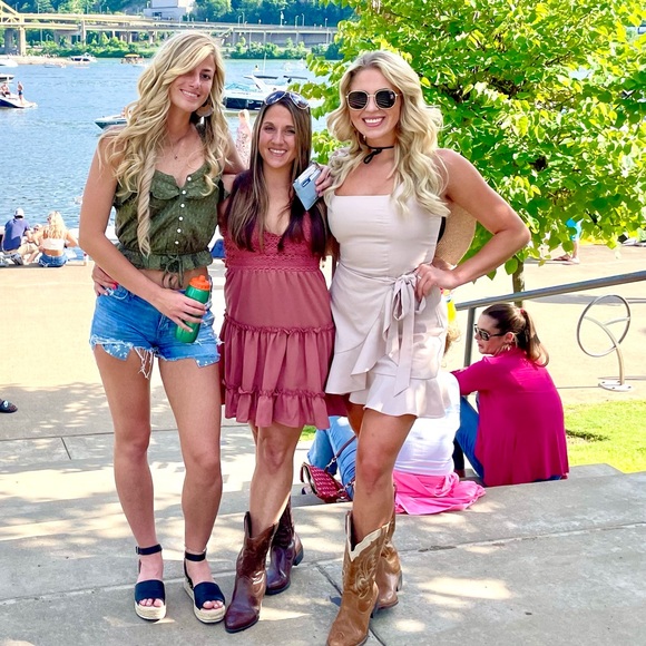 Meet your Posher, Erica - Picture 11 of 14